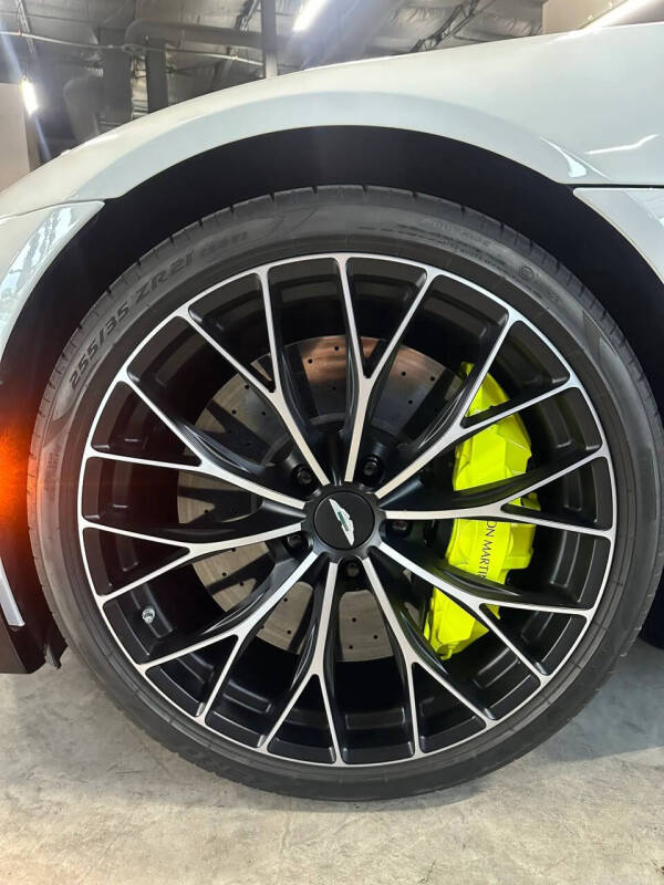 2023 Aston Martin Vantage