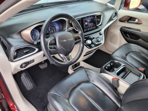 2018 Chrysler WHEELCHAIR VAN