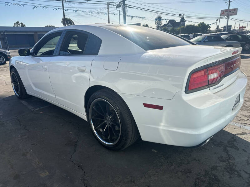 2014 Dodge Charger SE photo 7