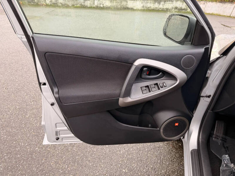 2007 Toyota RAV4 Sport