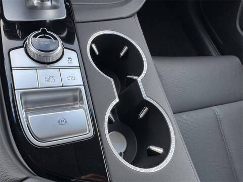 2026 Genesis G70 2.5T Standard