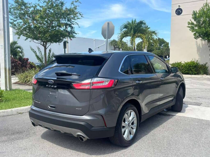 2022 Ford Edge Titanium