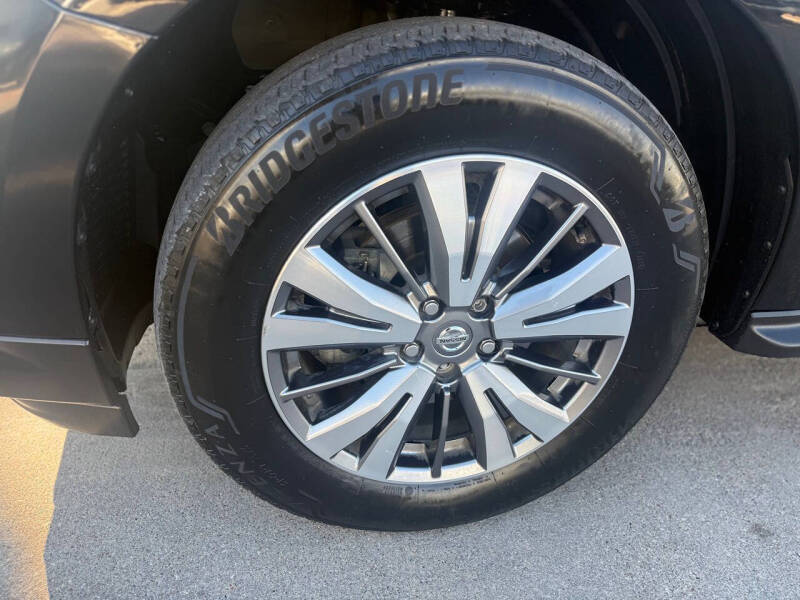 2019 Nissan Pathfinder SL