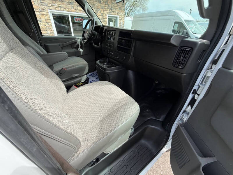 2023 Chevrolet Express 2500