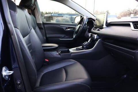 2022 Toyota RAV4 Hybrid XLE Premium