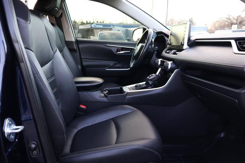 2022 Toyota RAV4 Hybrid XLE Premium