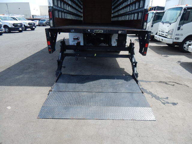 2017 Freightliner M2 106