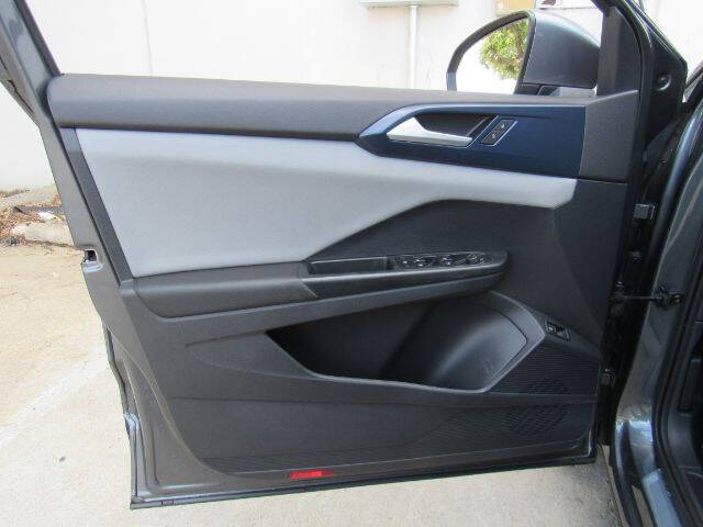 2023 Volkswagen Taos SE