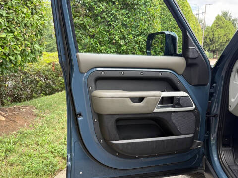 2020 Land Rover Defender 110 SE