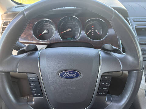 2011 Ford Taurus SEL