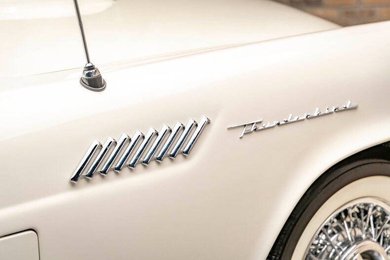 1957 Ford Thunderbird