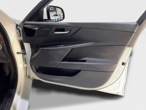 2018 Jaguar XE 25t Premium