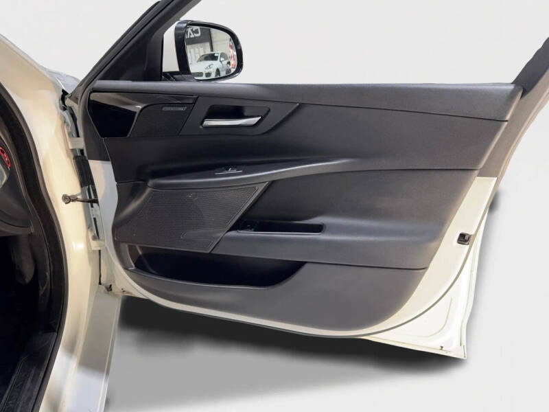 2018 Jaguar XE 25t Premium