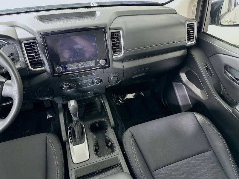 2023 Nissan Frontier SV