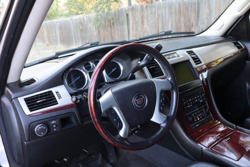 2011 Cadillac Escalade