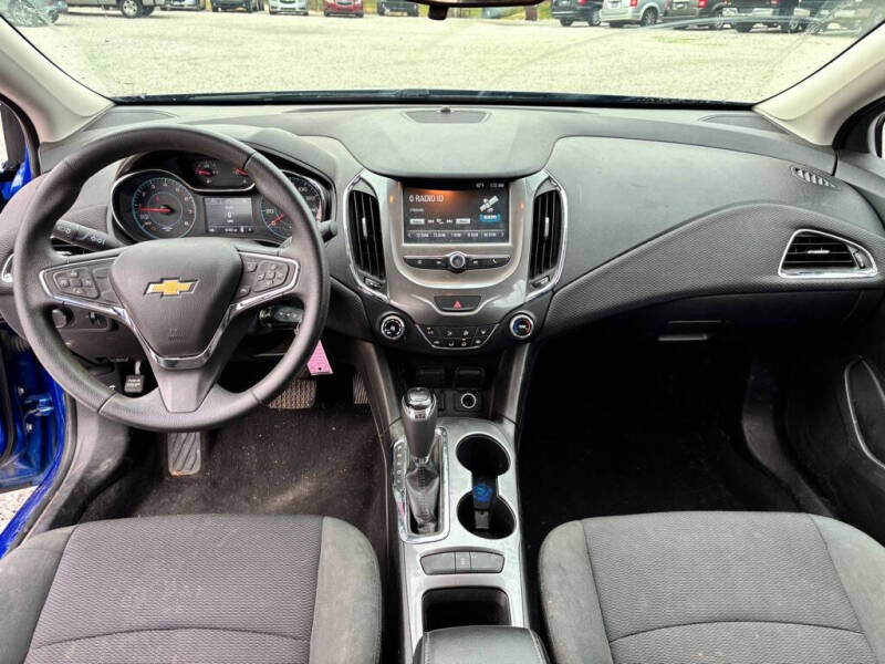 2017 Chevrolet Cruze LT Auto