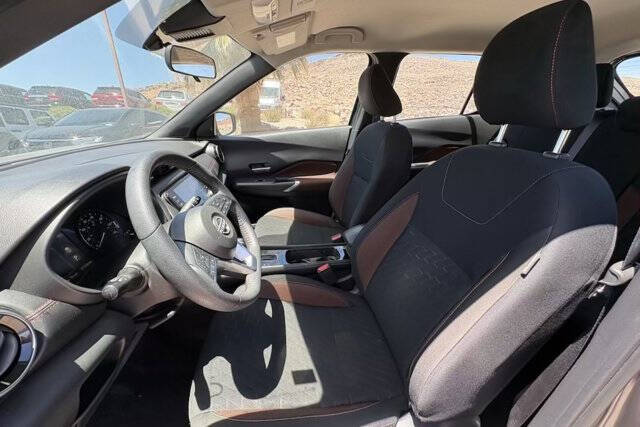 2024 Nissan Kicks SR
