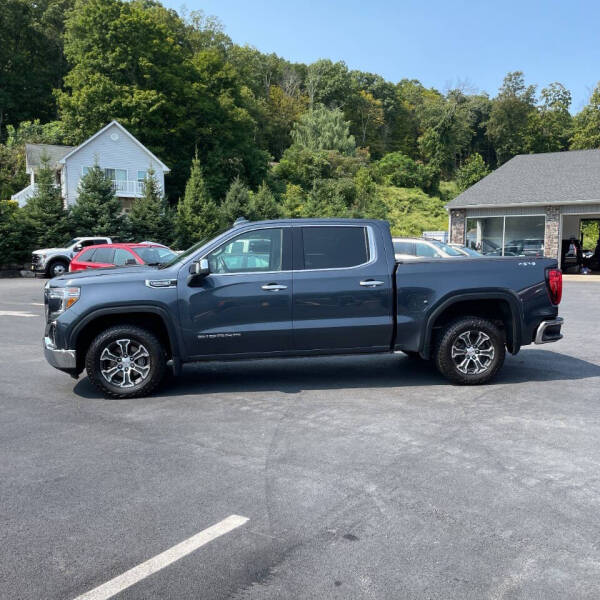 2022 GMC Sierra 1500 Limited SLT photo 2