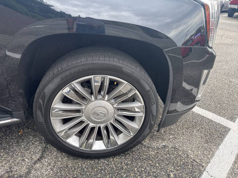 2018 Cadillac Escalade Luxury