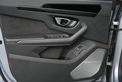 2023 Lamborghini Urus S