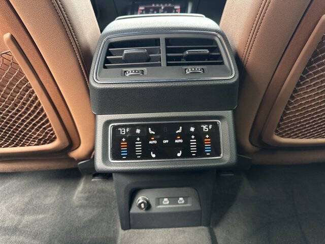 2022 Audi e-tron quattro Premium Plus