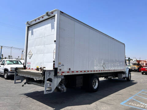 2017 Freightliner M2 106