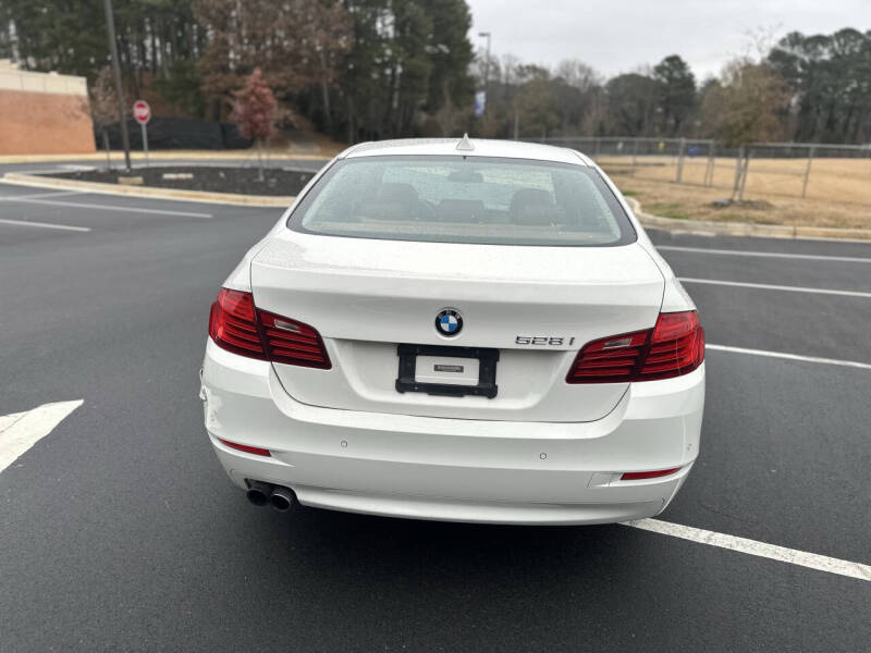 2016 BMW 5 Series 528i