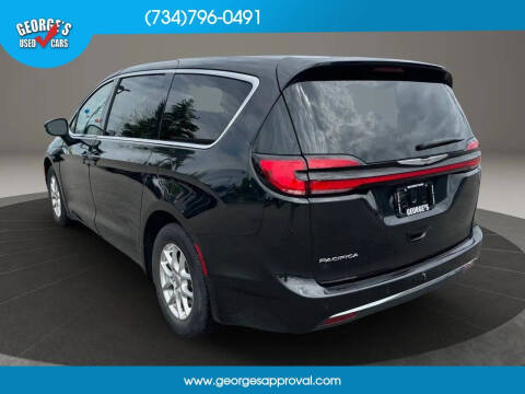 2023 Chrysler Pacifica Touring L