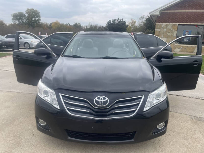 2011 Toyota Camry XLE photo 15