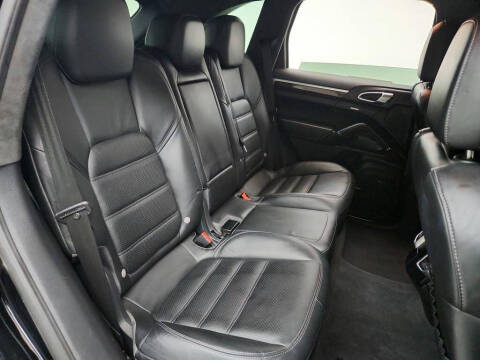 2013 Porsche Cayenne GTS
