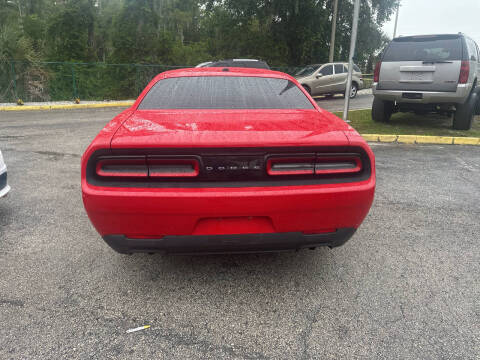 2015 Dodge Challenger SXT