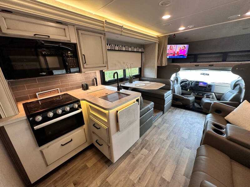 2022 Jayco Grayhawk 27, King Bed  Sleeps 6 , Gas Engine