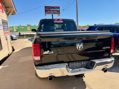 2017 RAM 1500 SLT