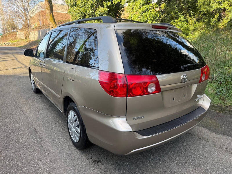 2006 Toyota Sienna LE 7 Passenger