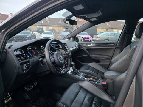 2017 Volkswagen Golf R 4Motion