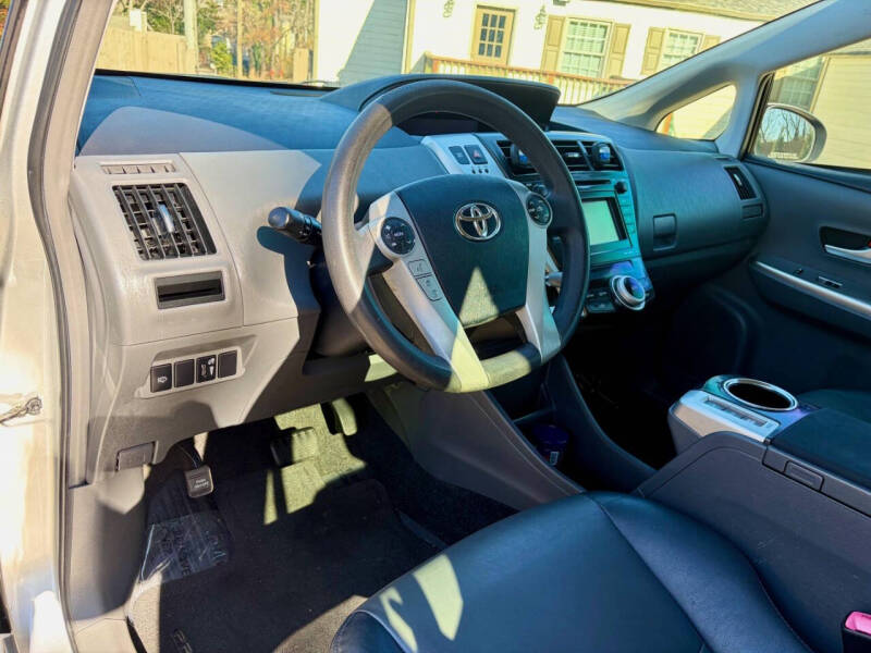 2012 Toyota Prius v Five
