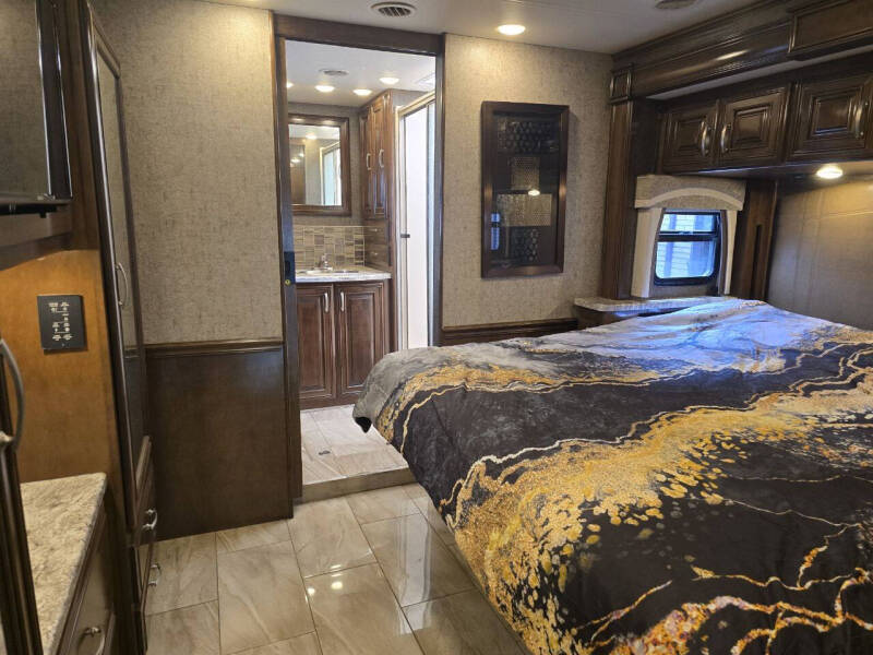 2017 Thor Motor Coach Aria
