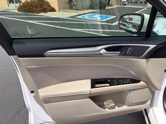 2017 Ford Fusion SE