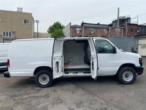 2013 Ford E-Series E-350 SD