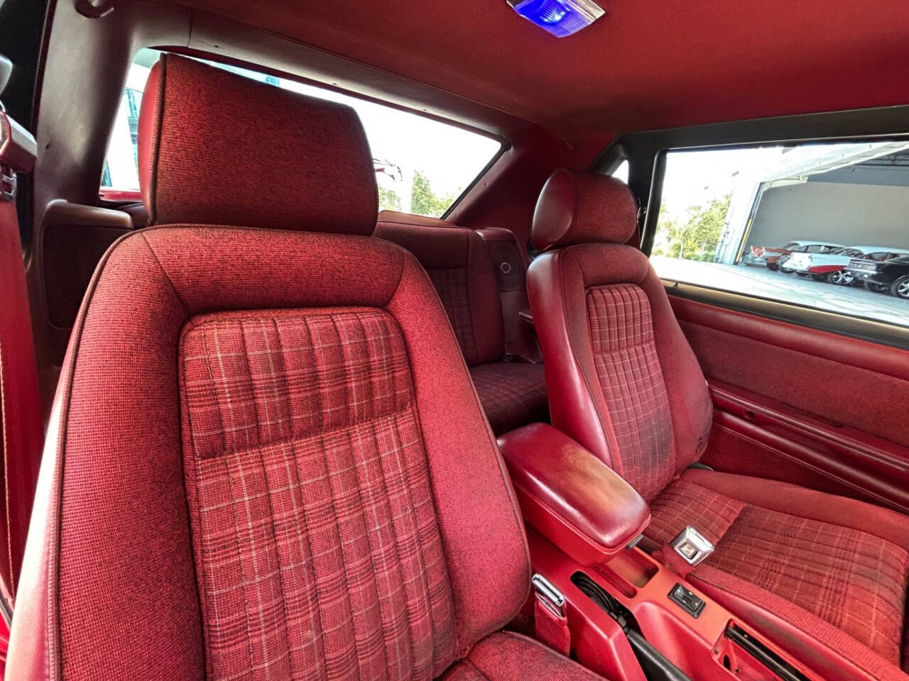 1989 Ford Mustang 32