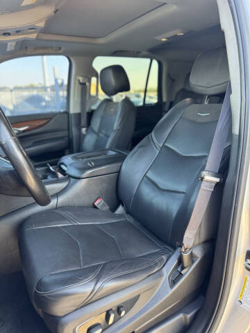 2016 Cadillac Escalade Luxury Collection