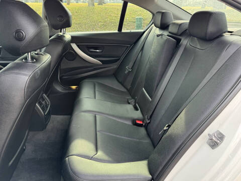 2015 BMW 3 Series 320i