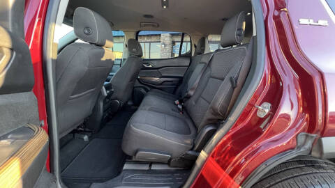 2017 GMC Acadia SLE-2