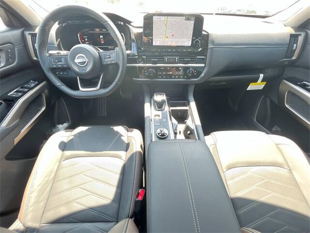 2025 Nissan Pathfinder Platinum