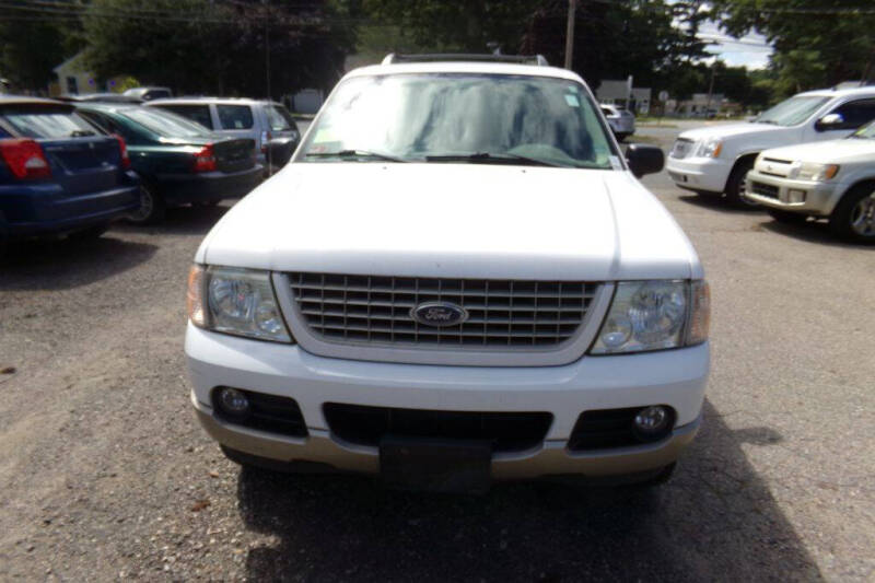 2005 Ford Explorer Eddie Bauer photo 2