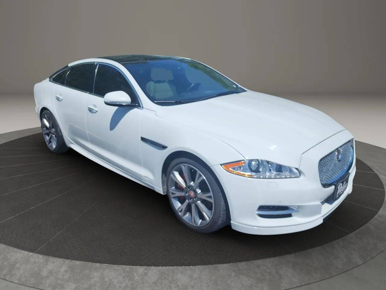 2015 Jaguar XJ Base AWD 4dr Sedan 1