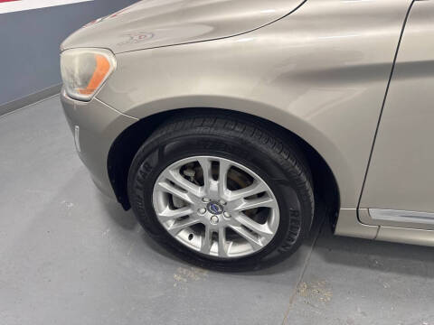 2016 Volvo XC60 T5 Drive-E Premier