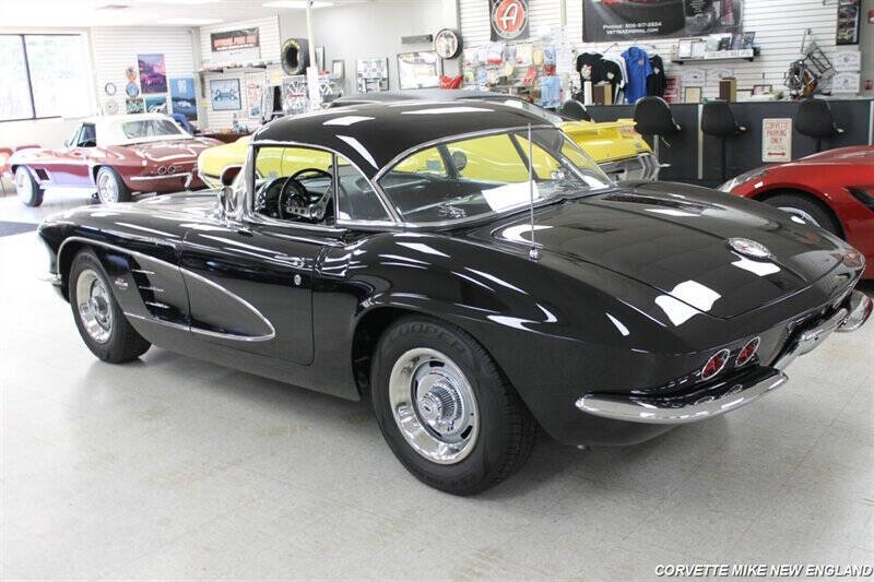 1961 Chevrolet Corvette 21