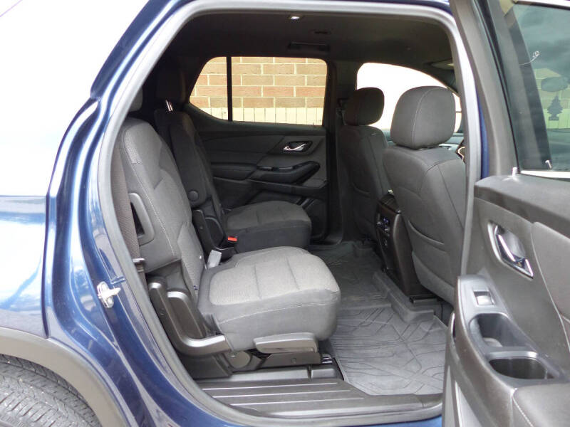 2022 Chevrolet Traverse LT Cloth