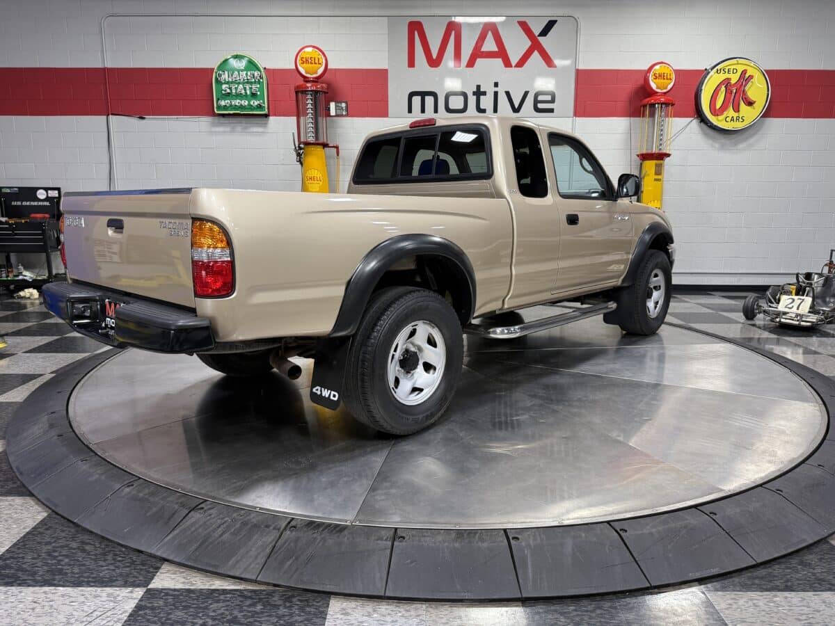 2002 Toyota Tacoma 12